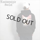 【送料無料】KUSTOMSTYLExMOONEYESxUSVERSUSTHEM KSMEUVTHOODIEBLK COLLABORATION プルオーバーパーカー BLACK